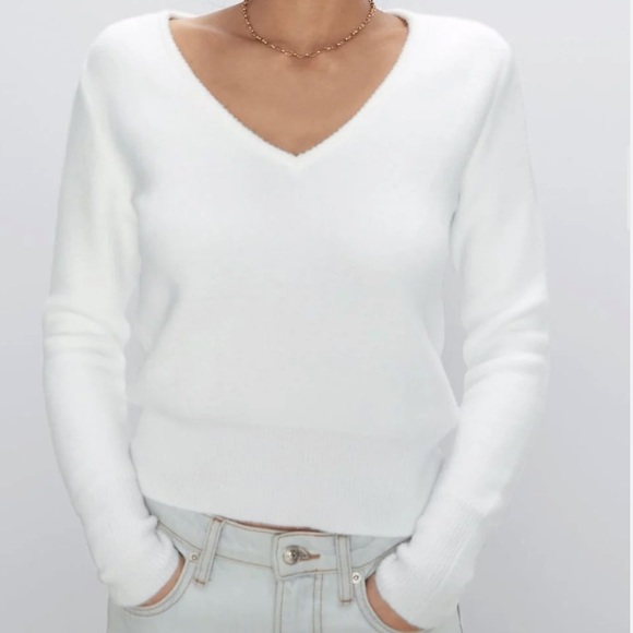 ZARA White Fuzzy V-Neck Cropped Sweater Small - Picture 2 of 7